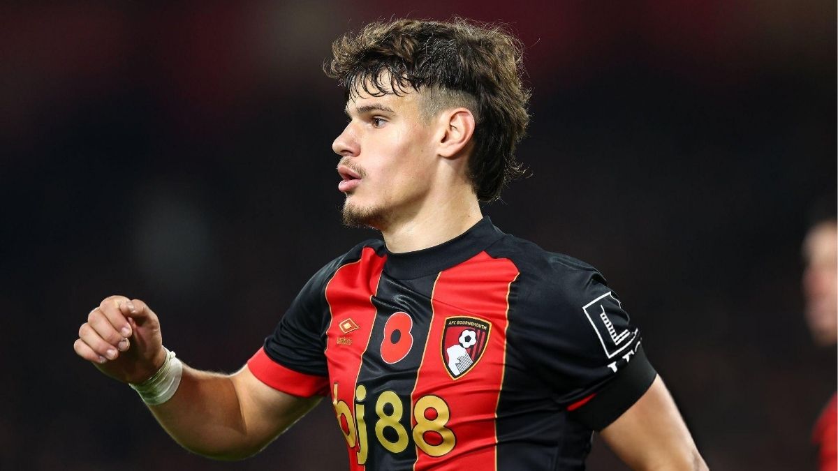 Liverpool Tak Sendiri dalam Perburuan Milos Kerkez