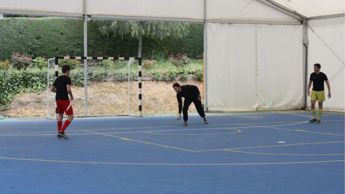 Kenapa Main Futsal Lebih Capek Daripada Sepak Bola? Ini Penjelasannya!