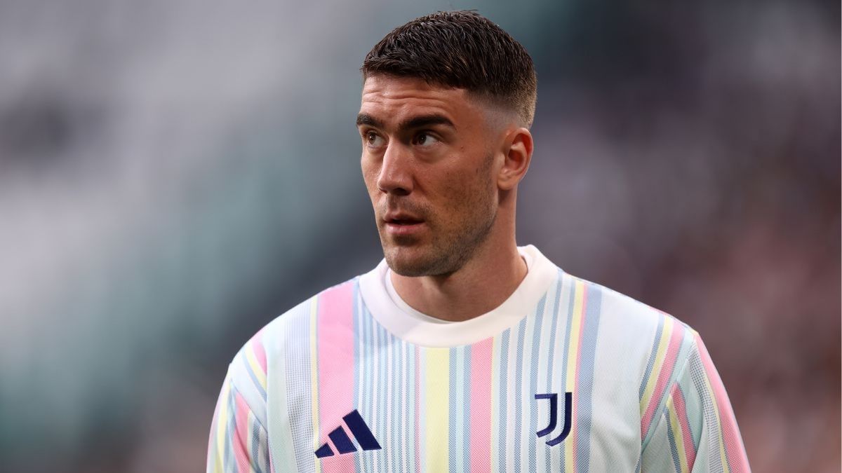 AC Milan Gặp Trở Ngại Trong Việc Chiêu Mộ Rabiot, Vlahovic và Zinchenko