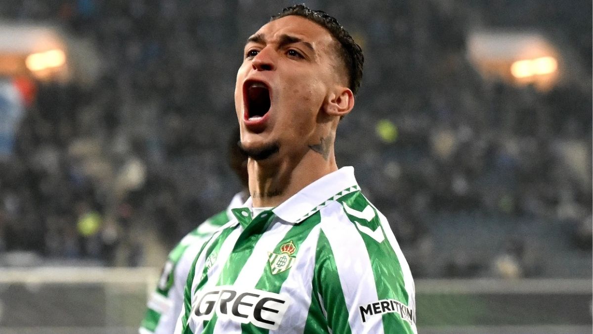 MU Siap Lepas Antony Secara Permanen, Real Betis Terhambat Harga Transfer