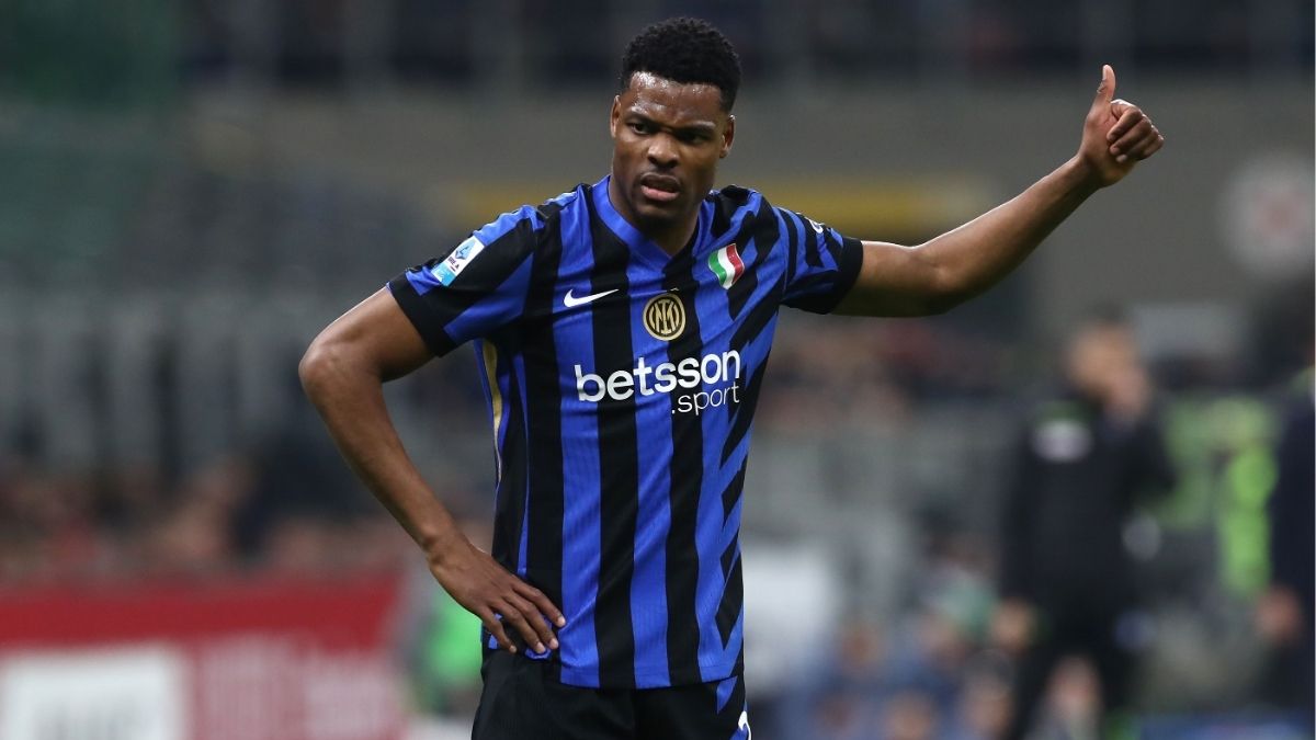 Barcelona Tolak Kesempatan Rekrut Denzel Dumfries