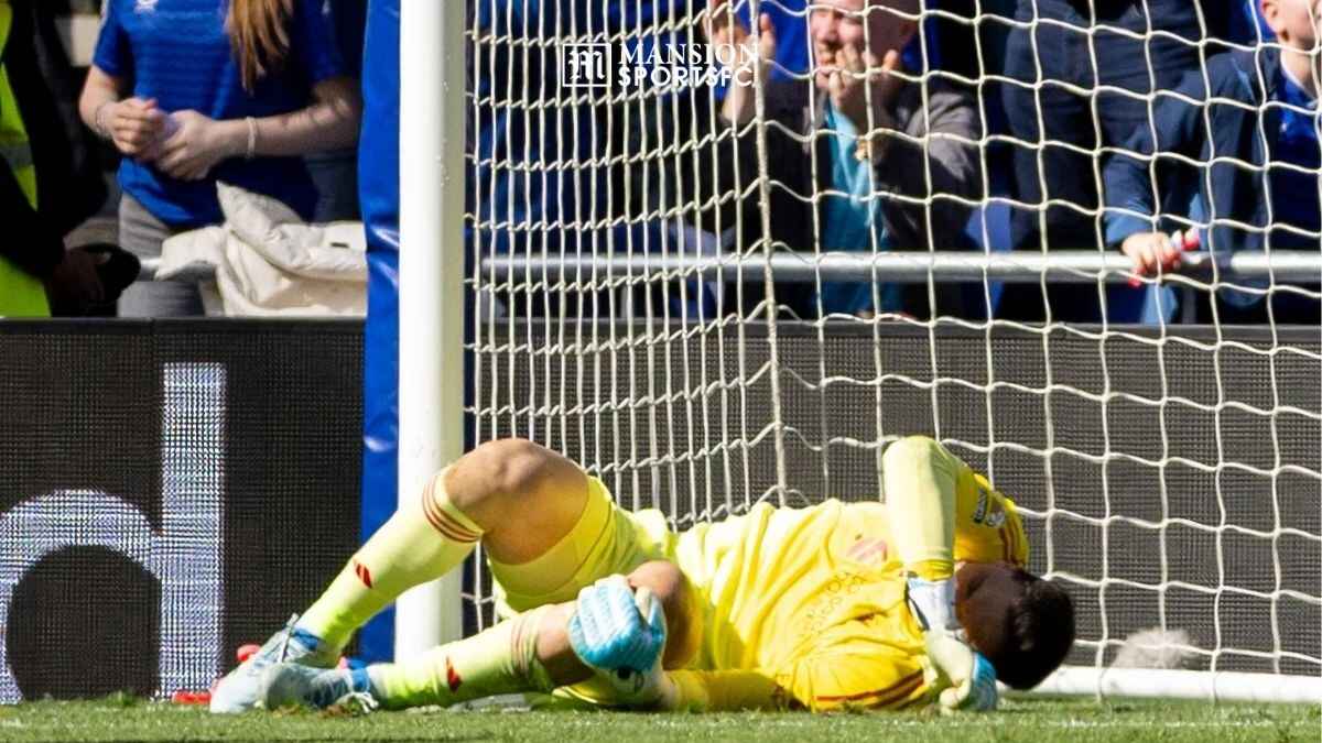 Cedera Saat Derby, Arne Slot Konfirmasi Kondisi Mamardashvili