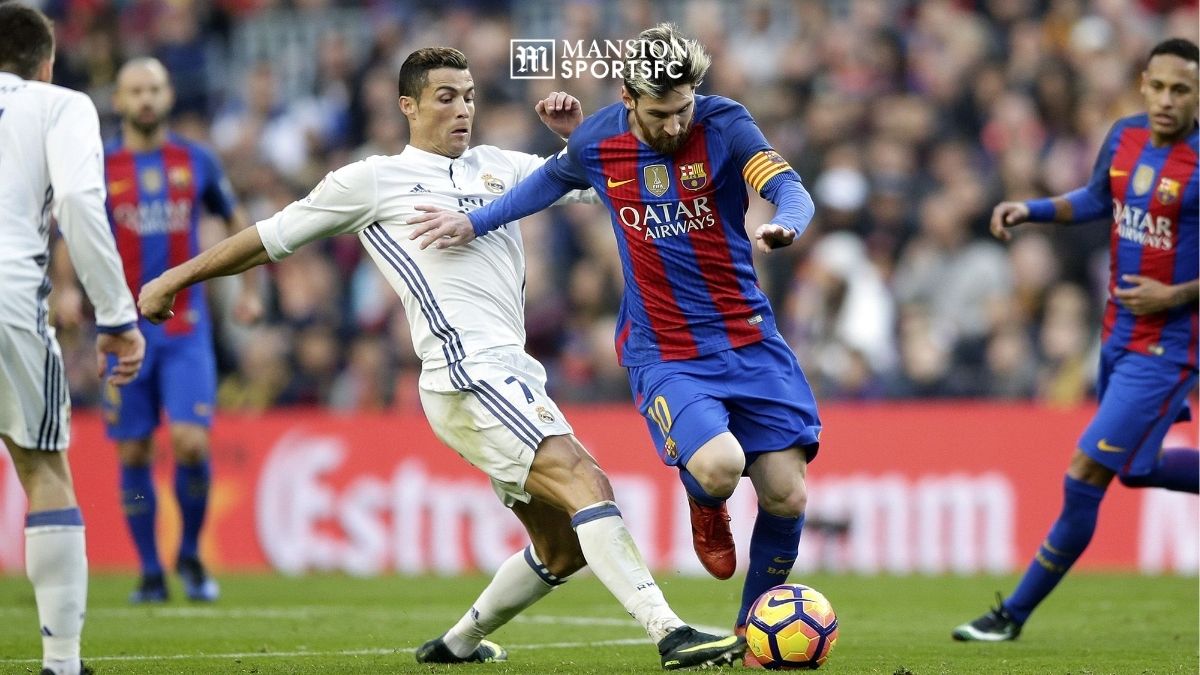 Kesampingkan Rivalitas, Ronaldo Beri Pesan Emosional ke Messi yang Resmi Pensiun