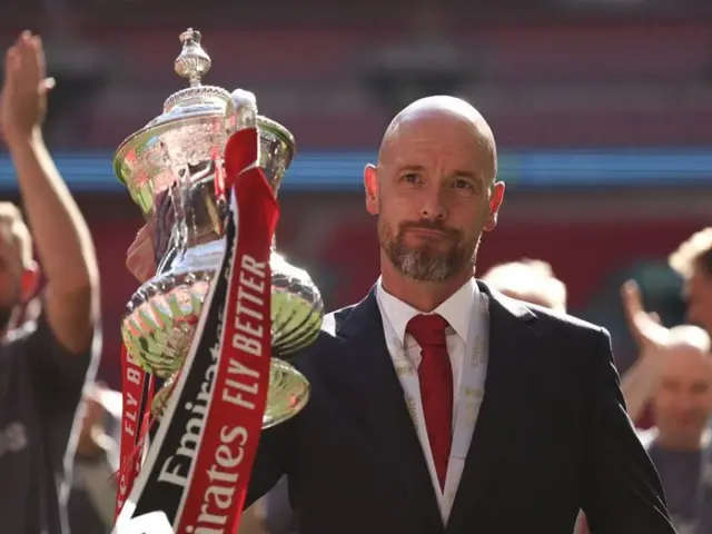 Manchester United Menang FA Cup, Ini Kata Ten Hag Soal Masa Depannya