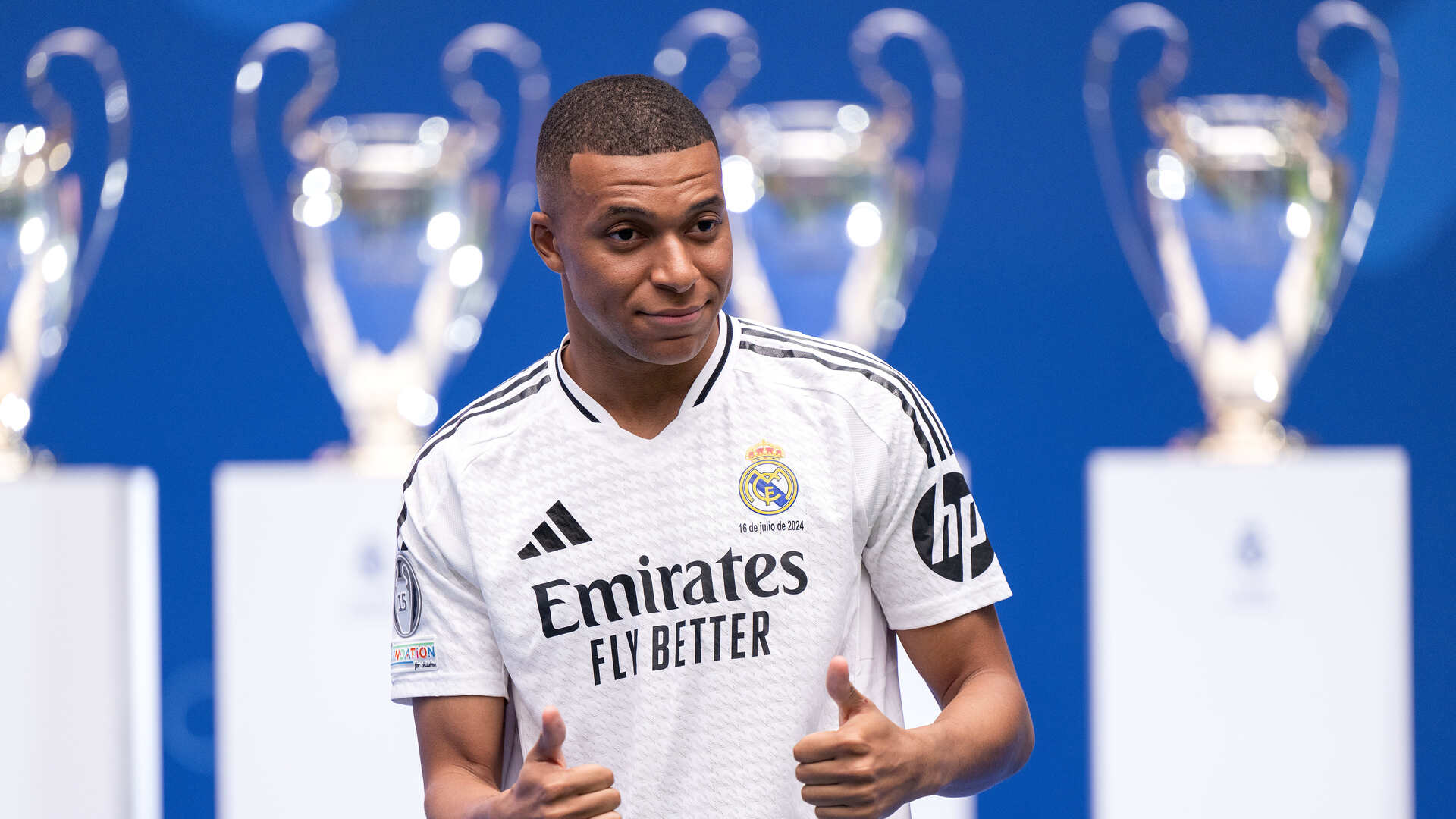 Kylian Mbappe Resmi Diperkenalkan sebagai Pemain Real Madrid