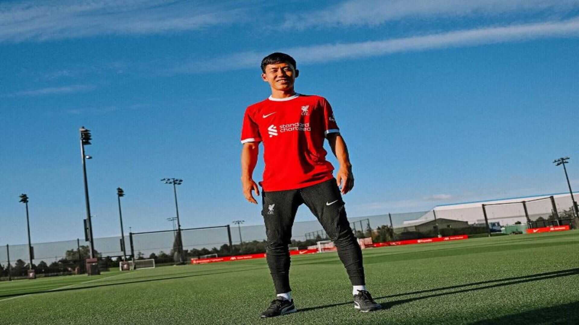 Ditolak, Tawaran dari Klub Lain oleh Liverpool untuk Wataru Endo dan Sepp van den Berg