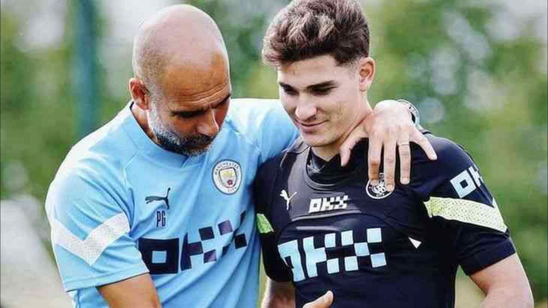 Pep Guardiola Tanggapi Isu Hengkang Julian Alvarez dari Man City