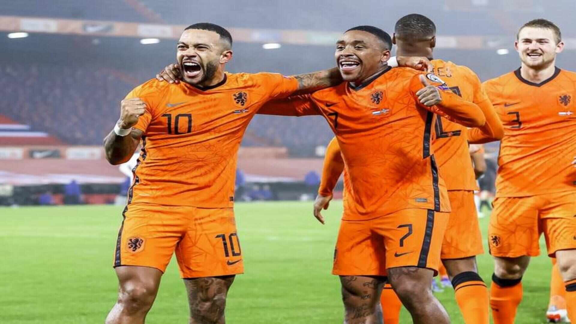 Beda Nasib Memphis Depay dengan Steven Bergwijn di Timnas Belanda