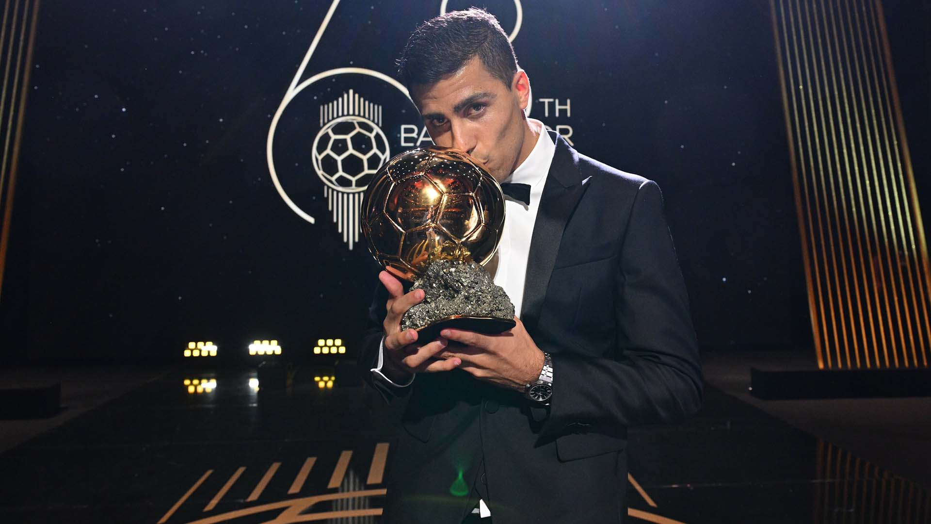 Rodri Sabet Trofi Ballon d'Or 2024