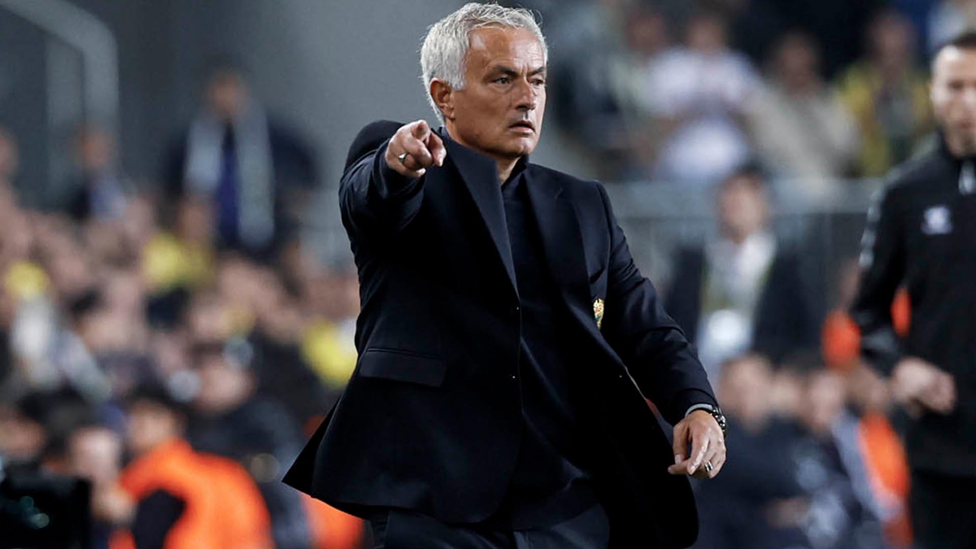 Jose Mourinho Keluhkan Perlakuan yang Tak Adil dari Wasit UEFA