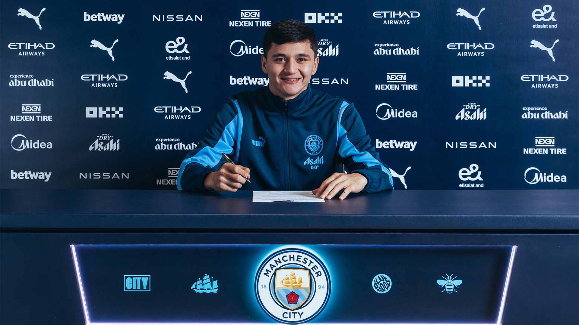 Manchester City Resmi Datangkan Bek Muda Abdukodir Khusanov